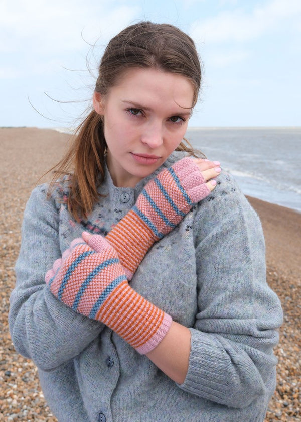 QUINTON AND CHADWICK TUCK STITCH FINGERLESS GLOVES